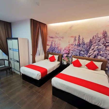 Palazzo Hotel Kulai Dış mekan fotoğraf