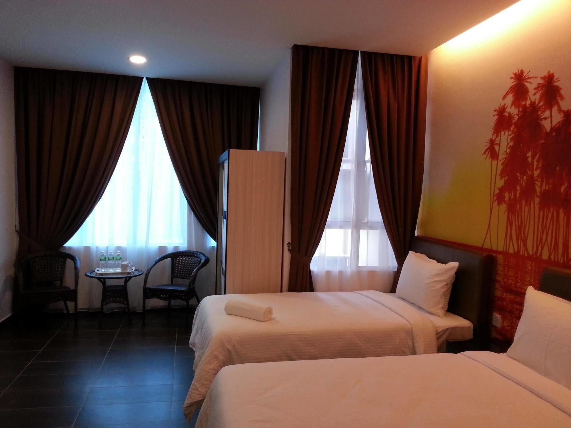 Palazzo Hotel Kulai Dış mekan fotoğraf