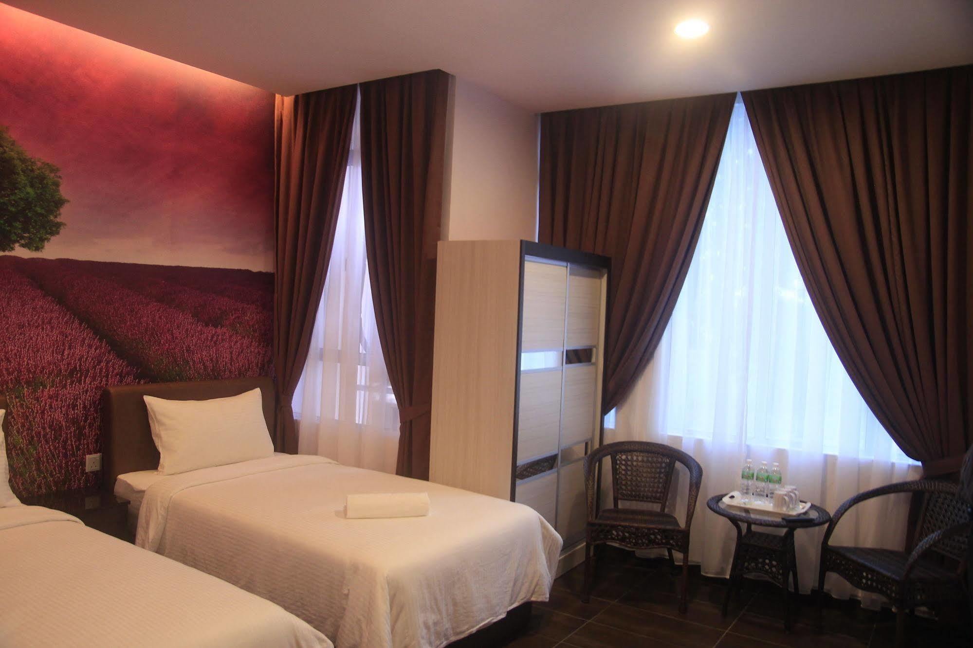 Palazzo Hotel Kulai Dış mekan fotoğraf